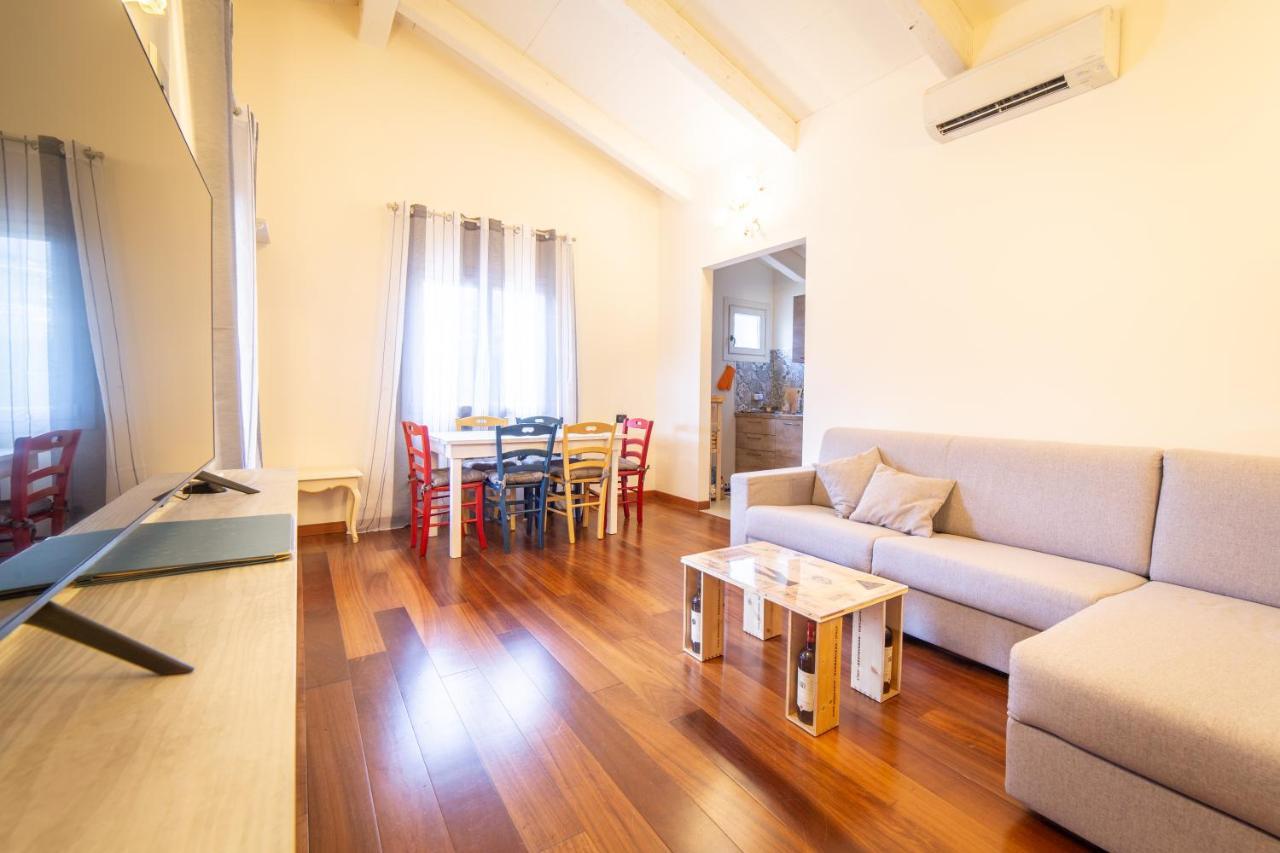 Residence Villa Il Casale - Appartamenti Wellness E Piscina Riscaldata Tovo San Giacomo ภายนอก รูปภาพ