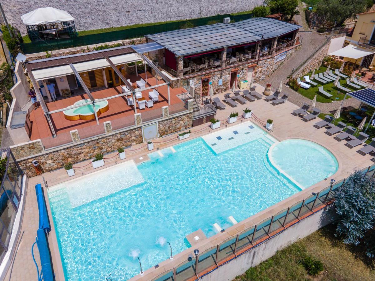 Residence Villa Il Casale - Appartamenti Wellness E Piscina Riscaldata Tovo San Giacomo ภายนอก รูปภาพ