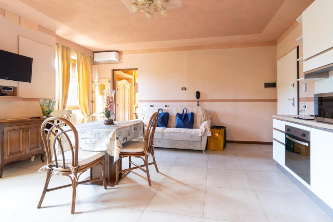 Residence Villa Il Casale - Appartamenti Wellness E Piscina Riscaldata Tovo San Giacomo ภายนอก รูปภาพ