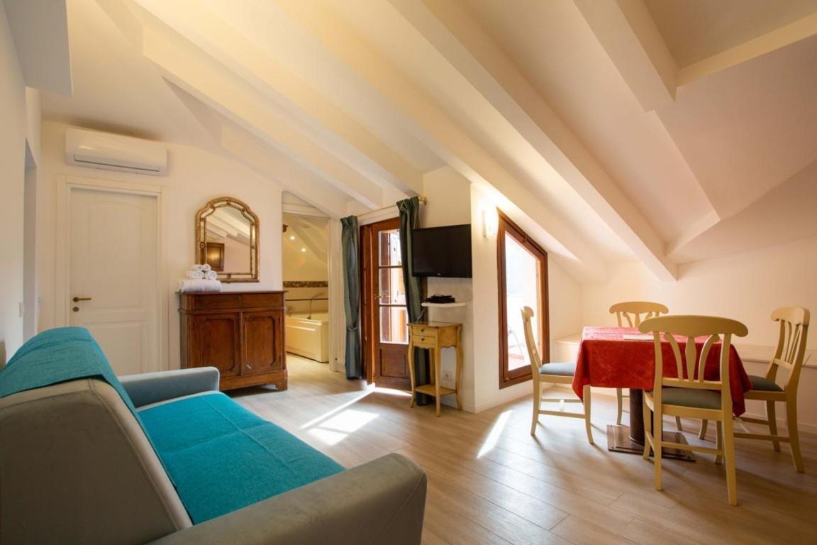 Residence Villa Il Casale - Appartamenti Wellness E Piscina Riscaldata Tovo San Giacomo ภายนอก รูปภาพ